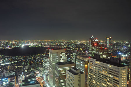新宿センタービル　展望ロビーの夜景