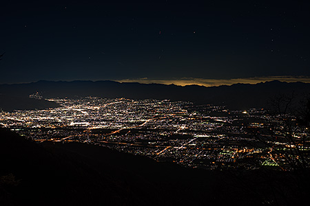 儀丹の滝　展望台の夜景