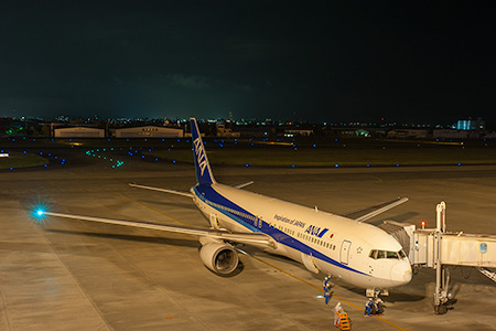 宮崎空港　飛行機のある展望公園の夜景