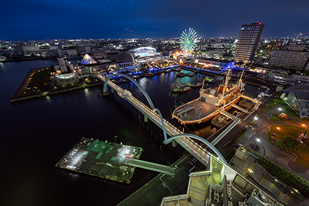 名古屋港ポートビルの夜景