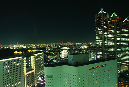 新宿ＮＳビルの夜景