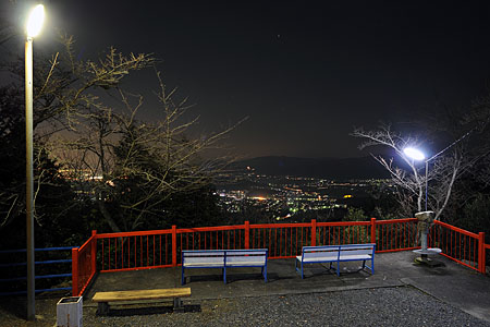 奥宮神社の夜景