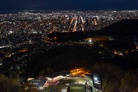 大倉山展望台（大倉山ジャンプ競技場）の夜景