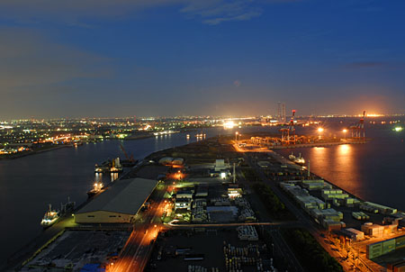 四日市港ポートビル　うみてらす14の夜景